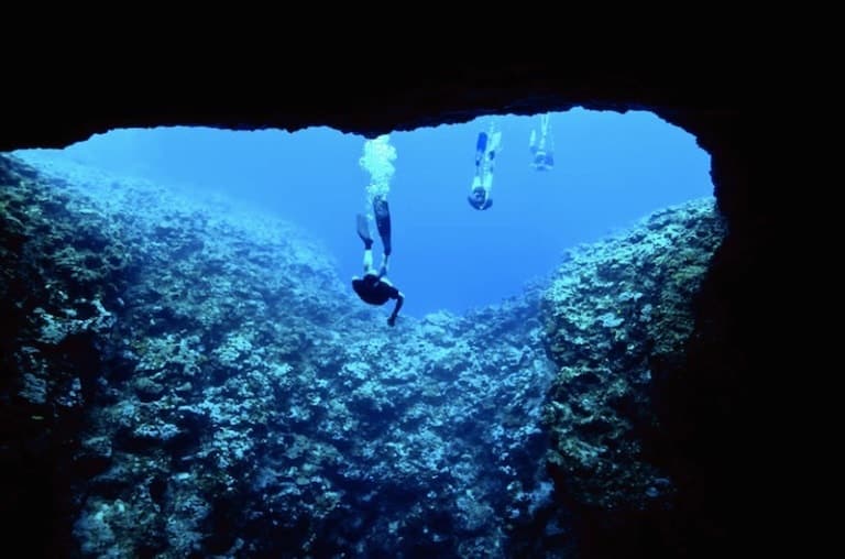underwater-diving-bucket-list-idea