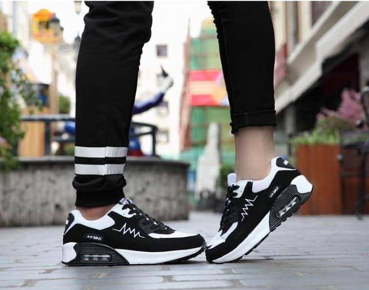 nike couple shoes price