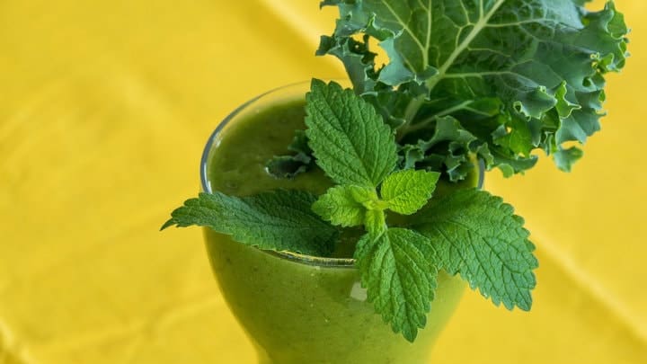 green smoothie with mint