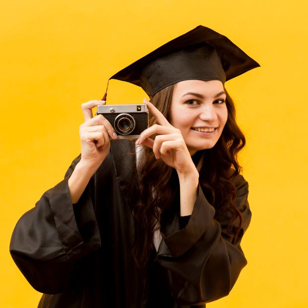 Best Cameras For College Students - featured image