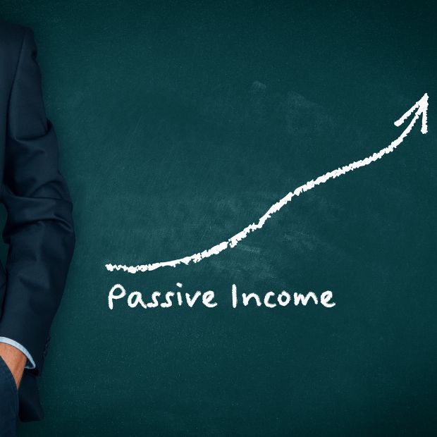 How to earn passive income from your blog - featured image
