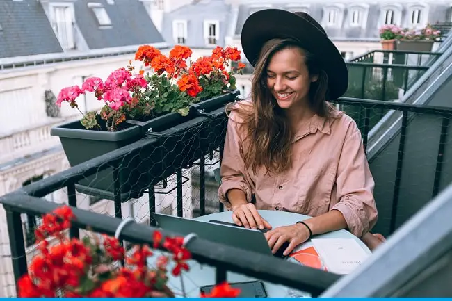 girl typing outdoor