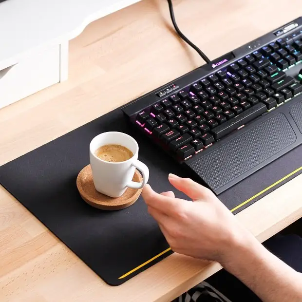 8 Best Keyboards for Wrist Pain (Write Comfortably)