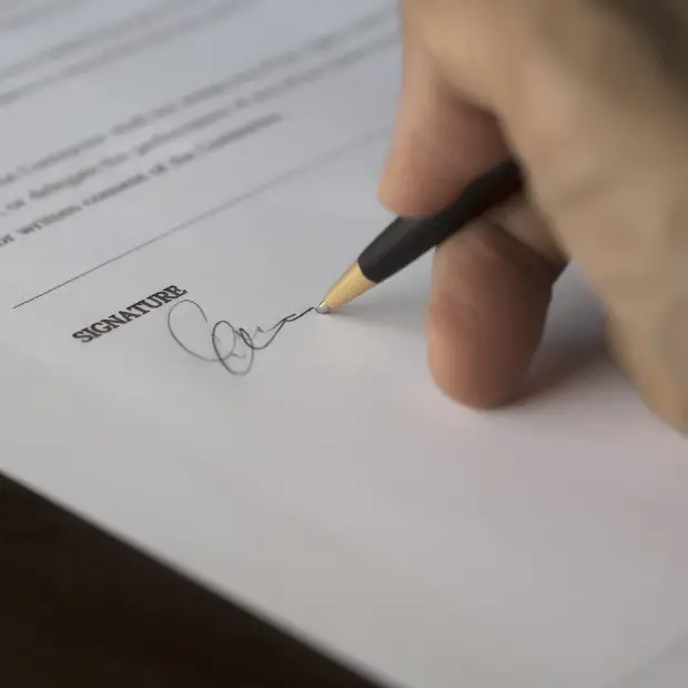 affixing signatures on freelance writing contract