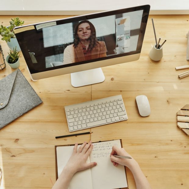 Remote Work Communication: 6 Tips for Busy Professionals