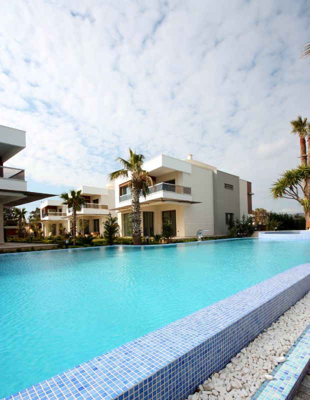 dubai villa with a pool - example 2