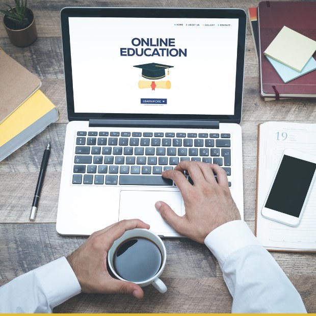 6 Best Educational Platforms For Adults (Worth Trying in 2023)