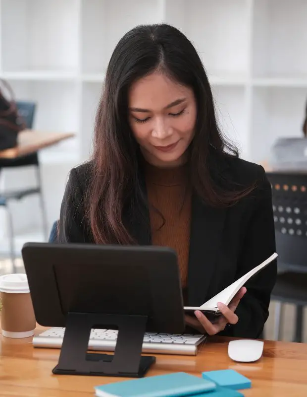 professional female accountant